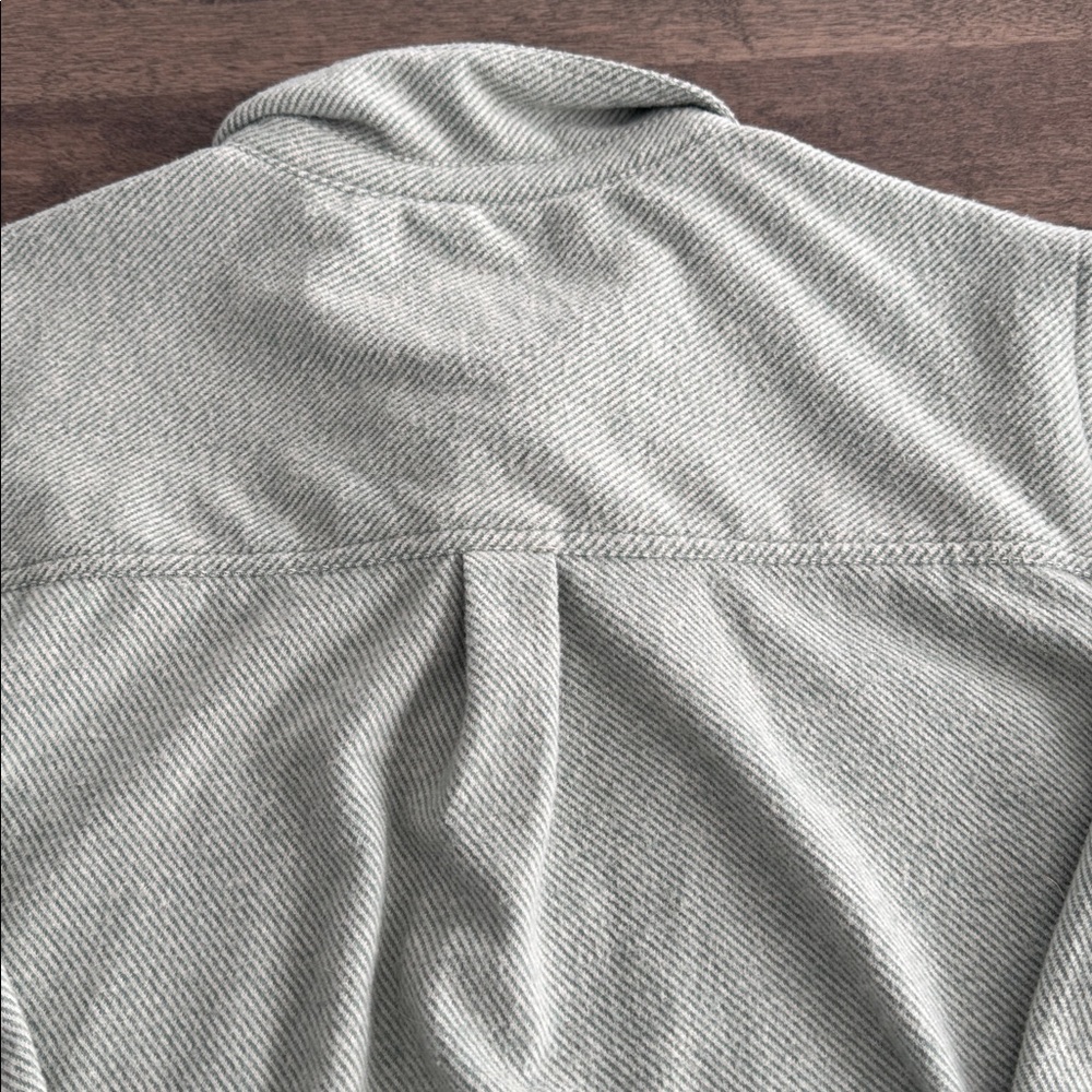 Great condition button down - Picture 7 of 7